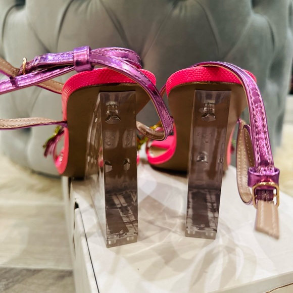 Butterfly Away … - Picture 7 of 8